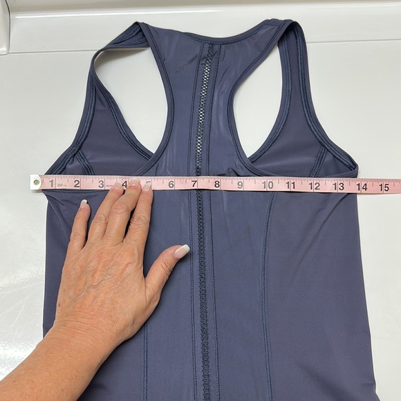 LIKE NEW! Lululemon Sculpt It Singlet - Picture 12 of 14